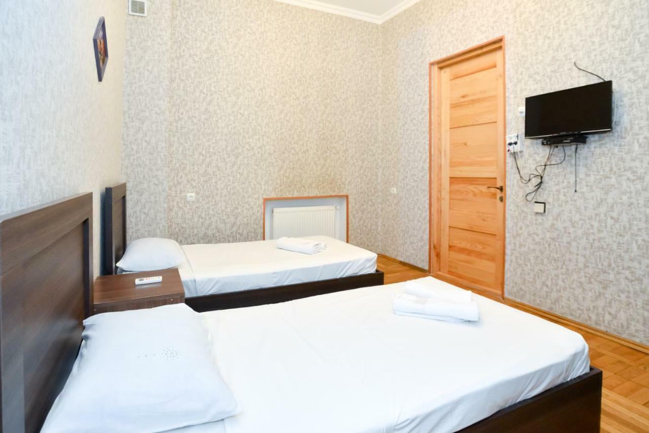 Shin Hotel Akhaltsikhe Szoba fotó