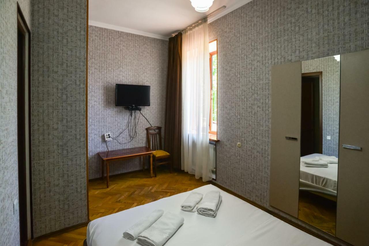Shin Hotel Akhaltsikhe Szoba fotó